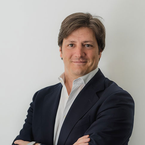 Headshot of Álvaro de Olazabal