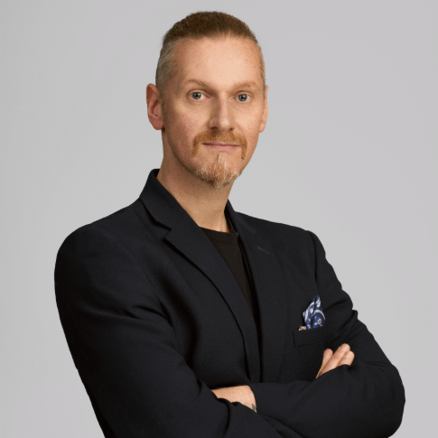 Headshot of Daniel Olejnik