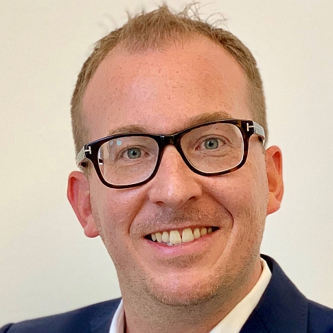 Niko Jürgen Wolf, Associate Director Retirement