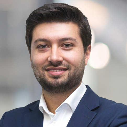 Headshot of Roberto Felipe