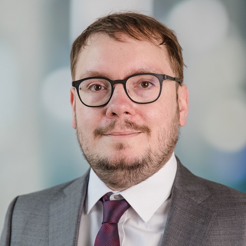 Dr. Felix Stern LL.M., Lead Associate Retirement Legal