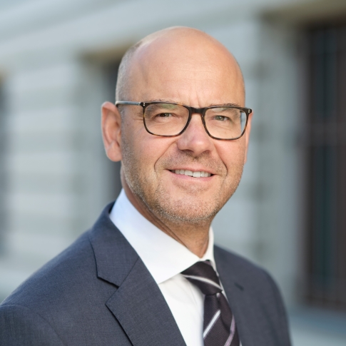 Headshot of Manfred Stöckler