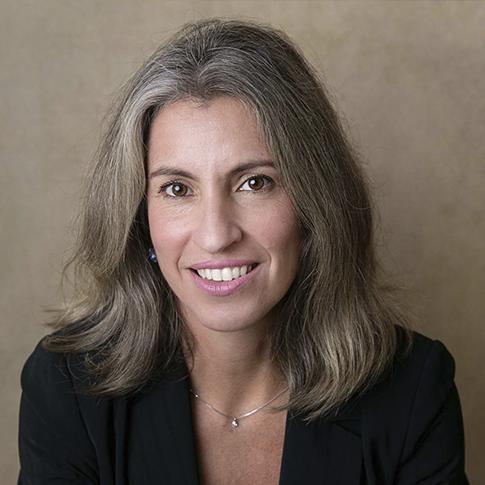 Thays Symoes, Head de Sales