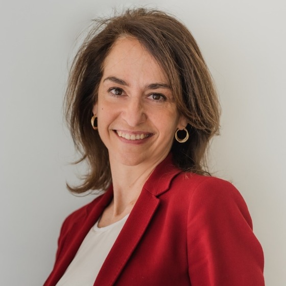 headhsot photo of the author