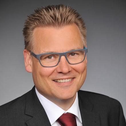 Dr. Gero Nießen, P&C Insurance Sales and Practice Leader, Germany