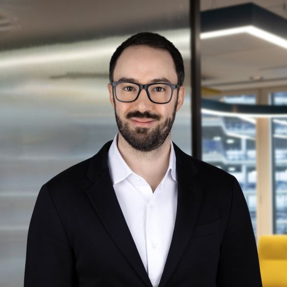 Rodrigo Breda Ferreira Dos Reis Contract Advisory Specialist, D&O GB